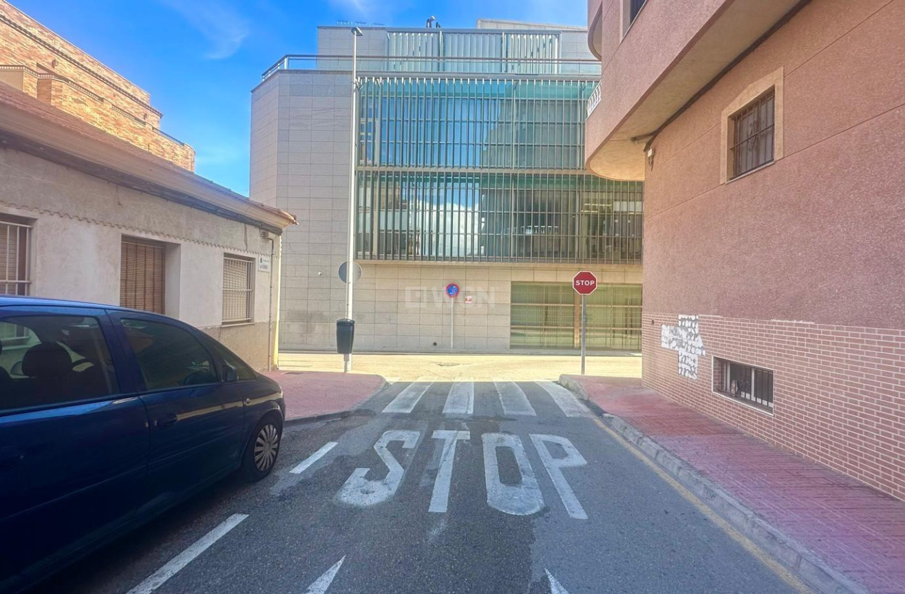 Odsprzedaż - Mieszkanie w bloku - Torrevieja - La Mata