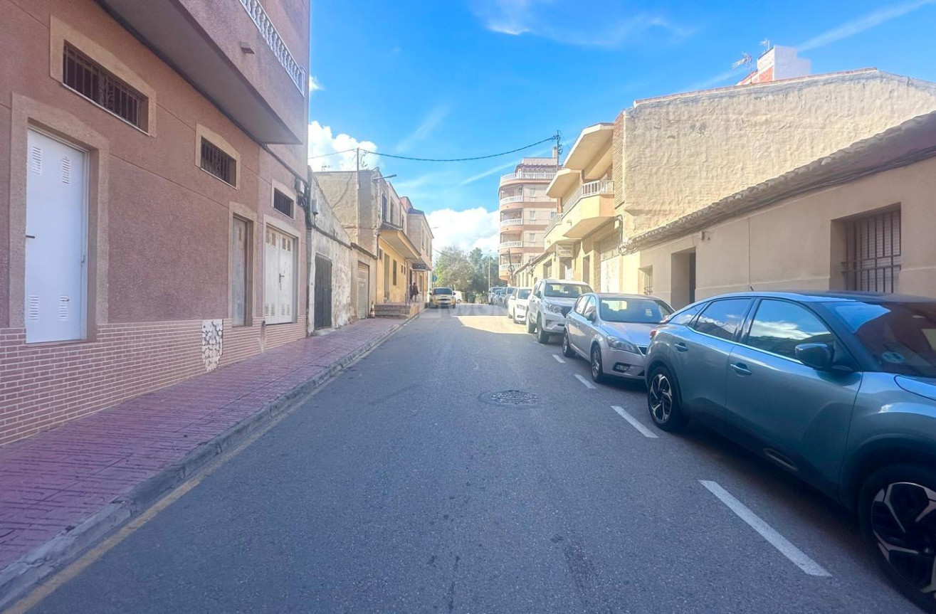 Odsprzedaż - Mieszkanie w bloku - Torrevieja - La Mata