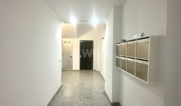 Odsprzedaż - Mieszkanie w bloku - Torrevieja - La Mata