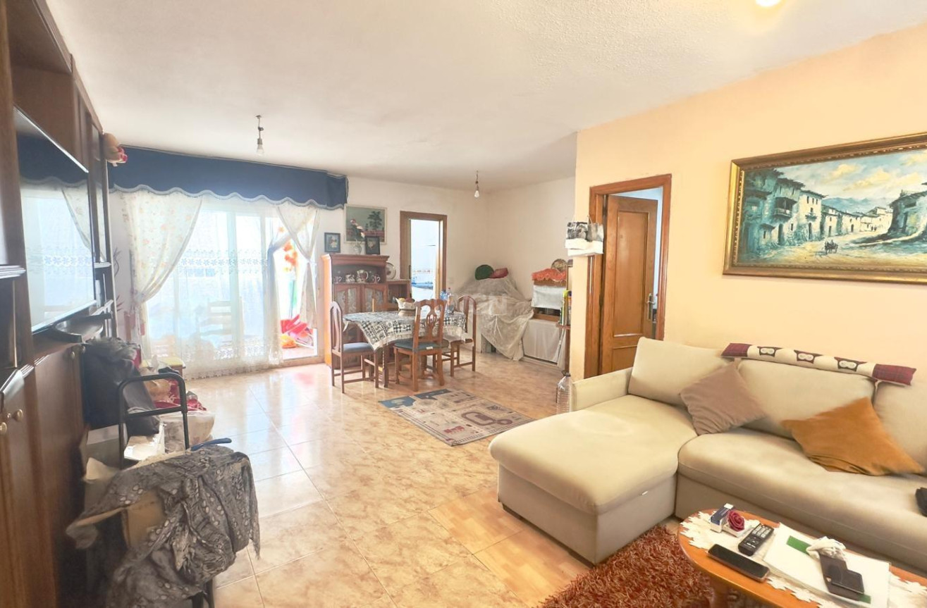 Odsprzedaż - Daszek - Torrevieja - Estacion De Autobuses