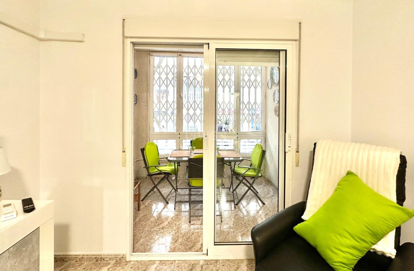Resale - Apartment / flat - Torrevieja - Centro