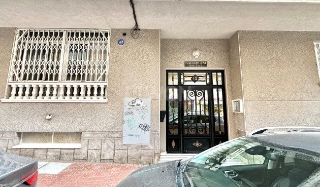 Resale - Apartment / flat - Torrevieja - Centro