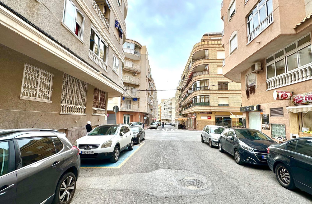 Resale - Apartment / flat - Torrevieja - Centro