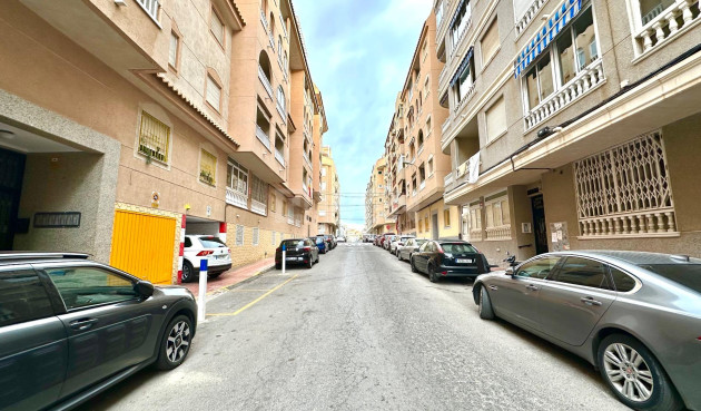 Resale - Apartment / flat - Torrevieja - Centro