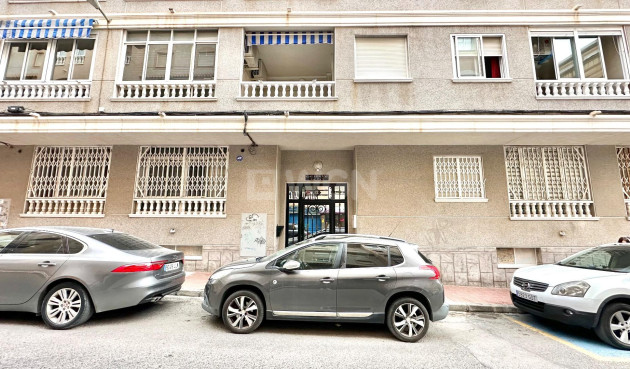 Resale - Apartment / flat - Torrevieja - Centro
