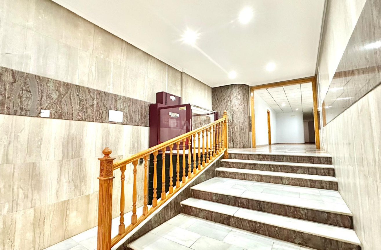 Resale - Apartment / flat - Torrevieja - Centro