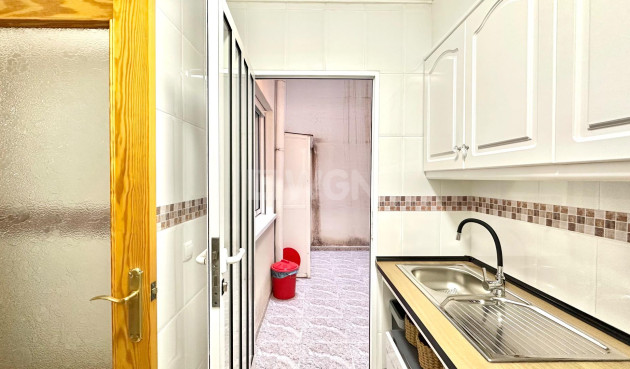 Resale - Apartment / flat - Torrevieja - Centro