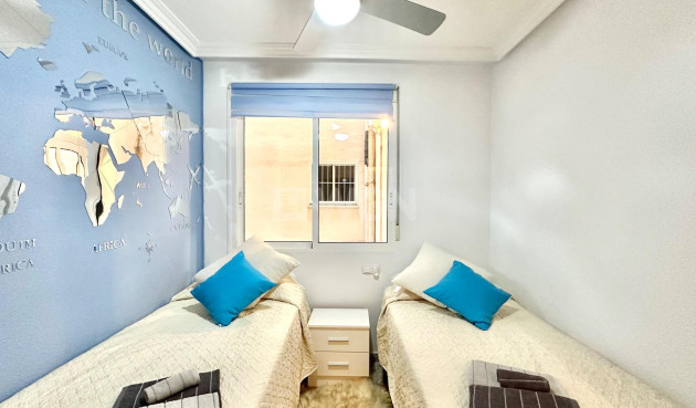 Resale - Apartment / flat - Torrevieja - Centro