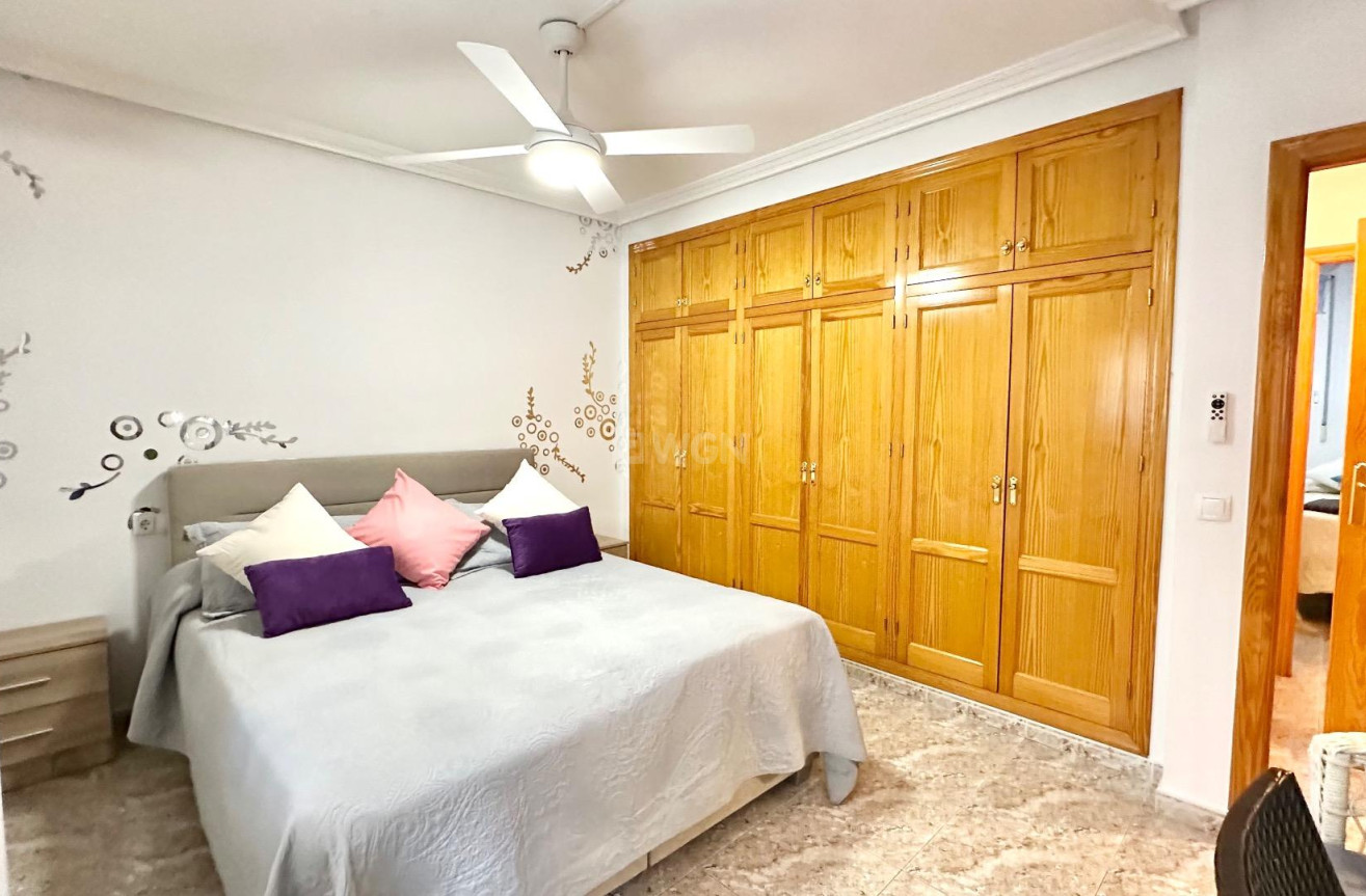Resale - Apartment / flat - Torrevieja - Centro