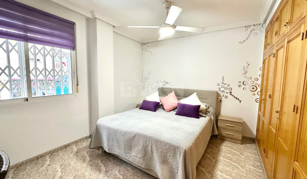 Resale - Apartment / flat - Torrevieja - Centro