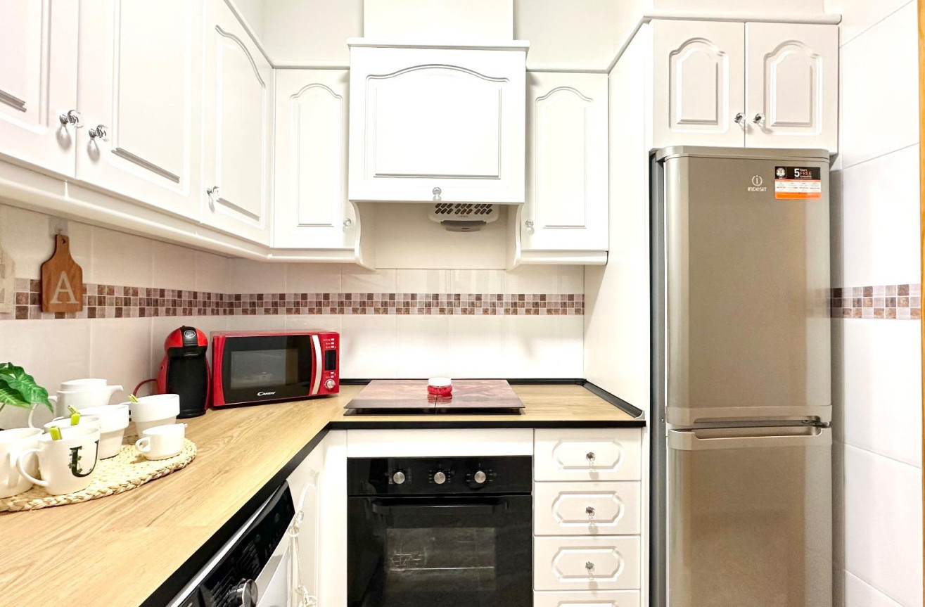 Resale - Apartment / flat - Torrevieja - Centro