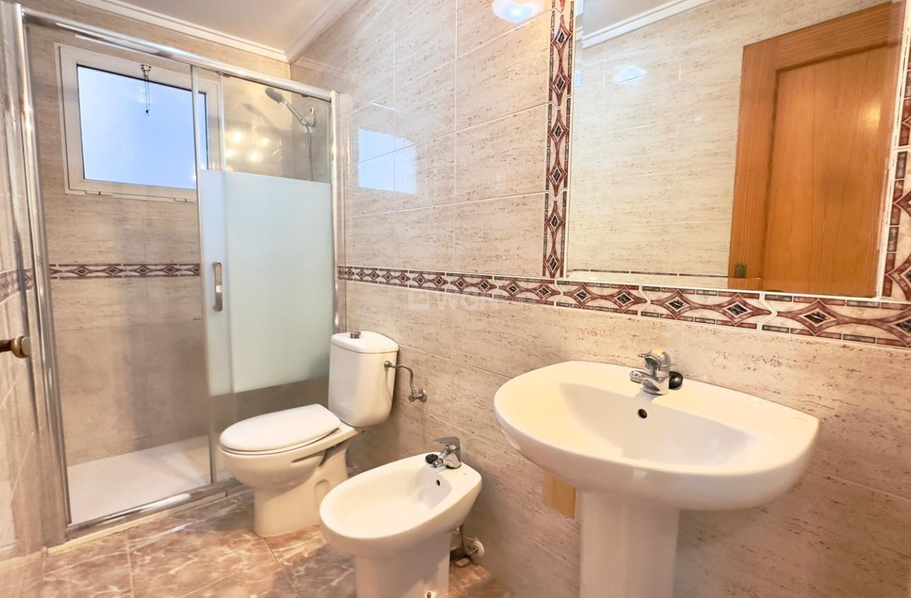 Wiederverkauf - Wohnung - Torrevieja - Playa del Cura