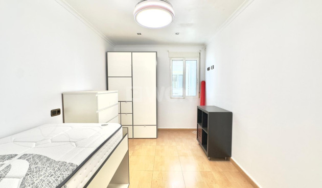 Wiederverkauf - Wohnung - Torrevieja - Centro