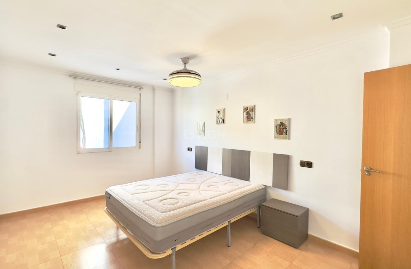 Wiederverkauf - Wohnung - Torrevieja - Centro