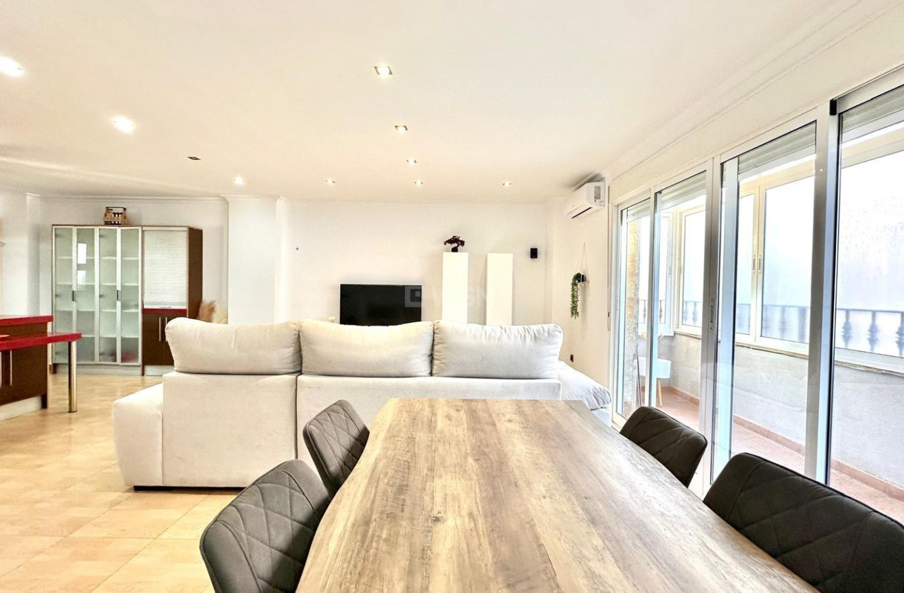 Wiederverkauf - Wohnung - Torrevieja - Centro