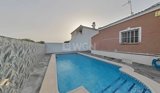 Odsprzedaż - Villa - Torrevieja - San Luis