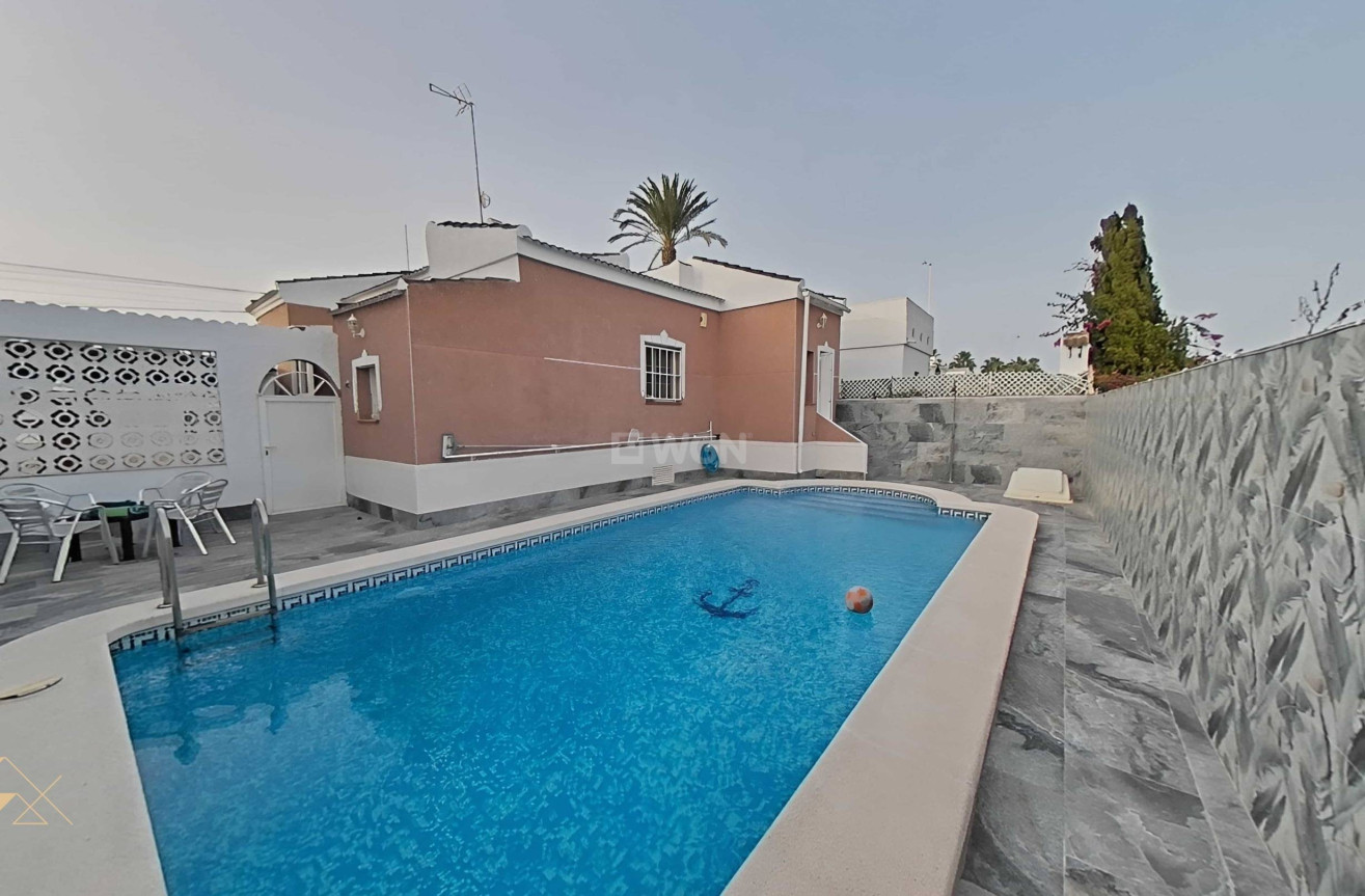 Odsprzedaż - Villa - Torrevieja - San Luis