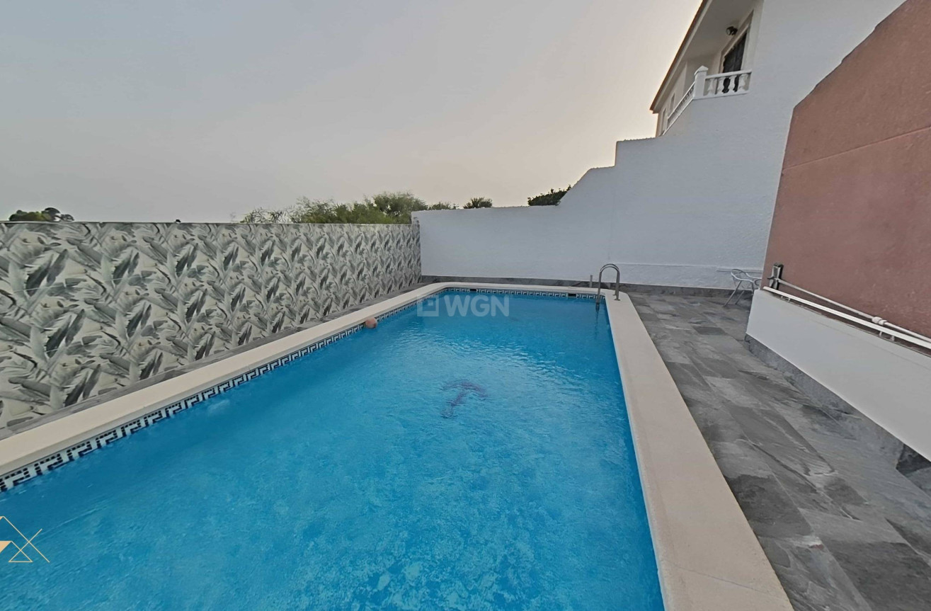 Odsprzedaż - Villa - Torrevieja - San Luis