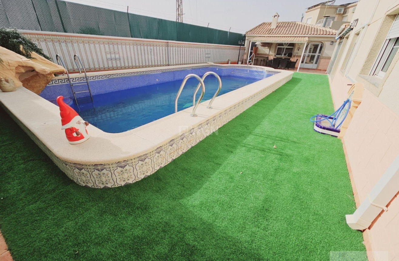 Odsprzedaż - Villa - Torrevieja - La Siesta - El Salado - Torreta