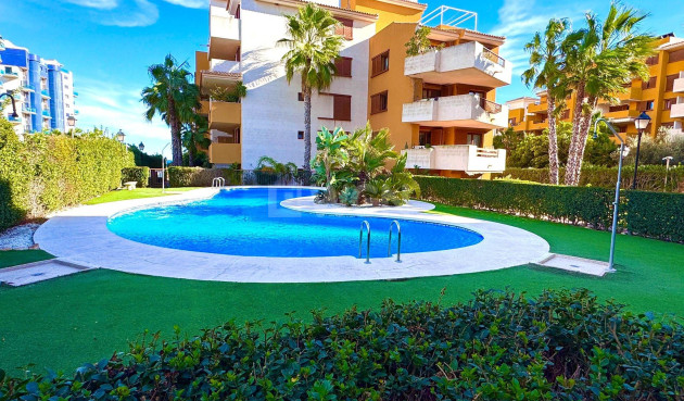 Odsprzedaż - Mieszkanie w bloku - Torrevieja - Punta Prima