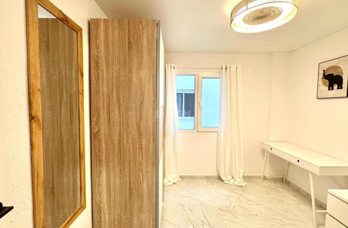 Wiederverkauf - Wohnung - Torrevieja - Playa del Cura