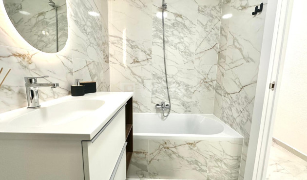 Wiederverkauf - Wohnung - Torrevieja - Playa del Cura