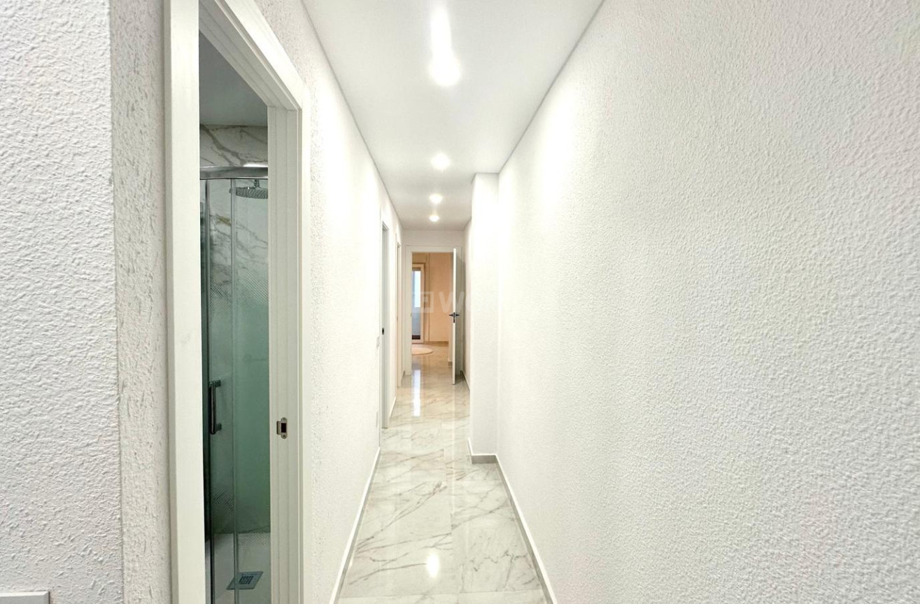 Wiederverkauf - Wohnung - Torrevieja - Playa del Cura