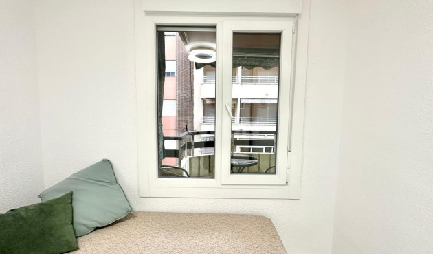 Wiederverkauf - Wohnung - Torrevieja - Playa del Cura