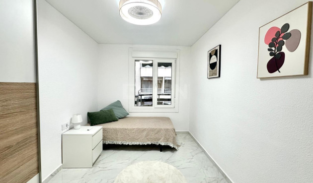 Wiederverkauf - Wohnung - Torrevieja - Playa del Cura