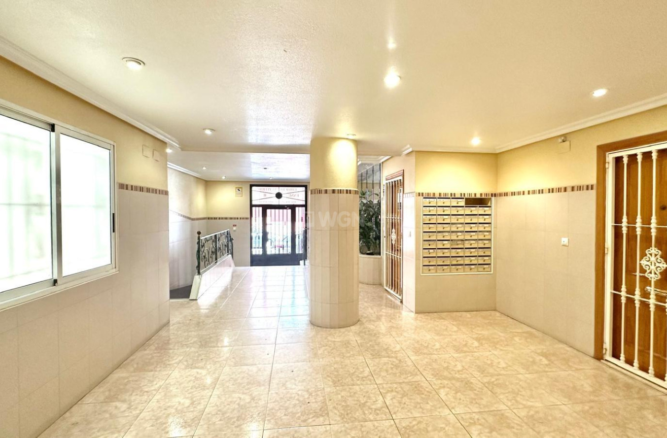 Wiederverkauf - Wohnung - Torrevieja - Centro