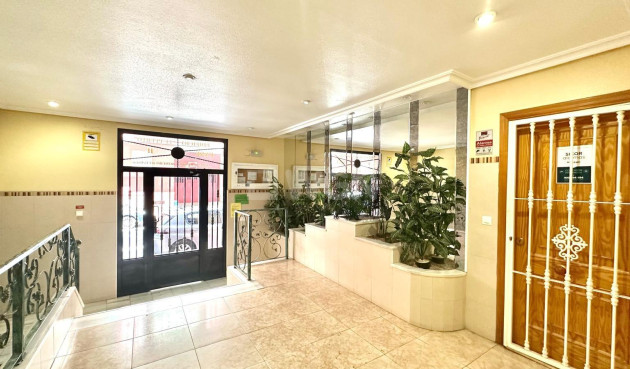 Wiederverkauf - Wohnung - Torrevieja - Centro