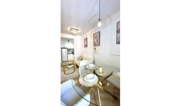 Wiederverkauf - Wohnung - Torrevieja - Centro