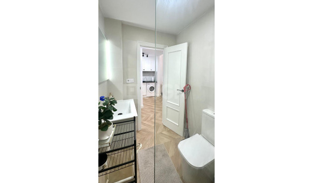 Wiederverkauf - Wohnung - Torrevieja - Centro