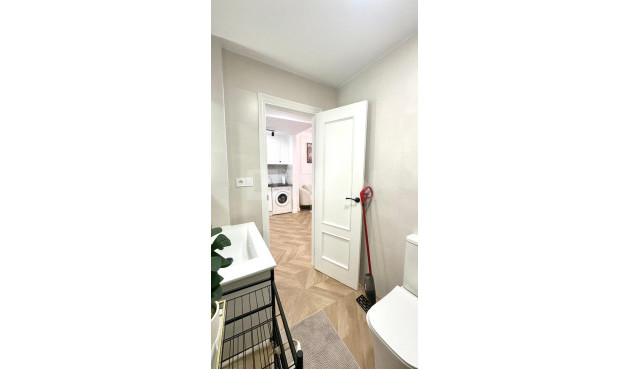 Wiederverkauf - Wohnung - Torrevieja - Centro