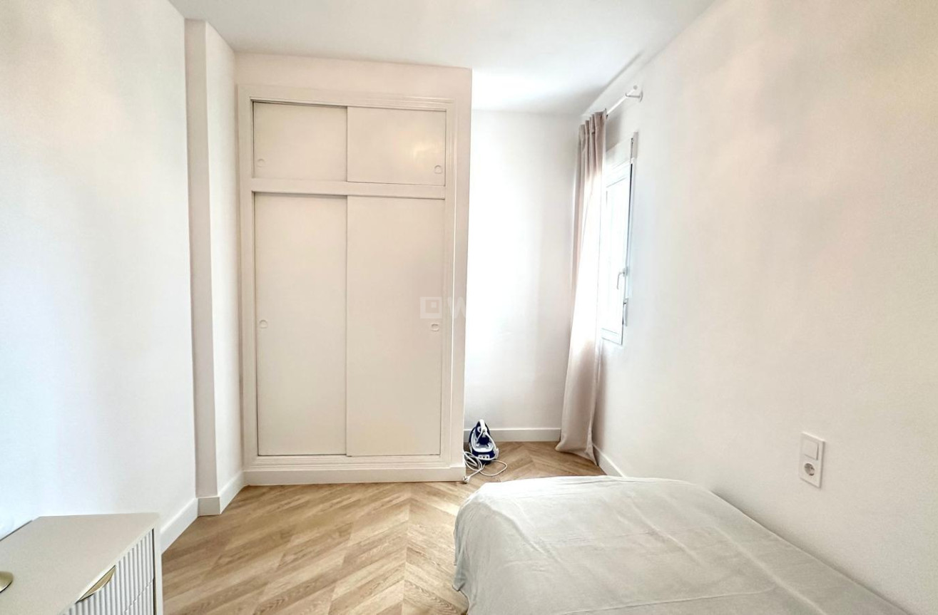 Wiederverkauf - Wohnung - Torrevieja - Centro