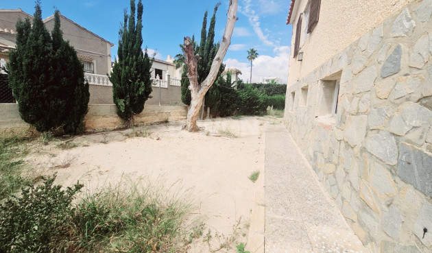 Resale - Villa - Torrevieja - Los Balcones - Los Altos del Edén