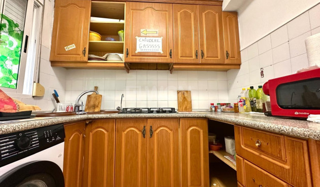 Resale - Apartment / flat - Torrevieja - Estacion De Autobuses