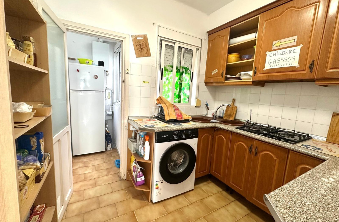 Resale - Apartment / flat - Torrevieja - Estacion De Autobuses