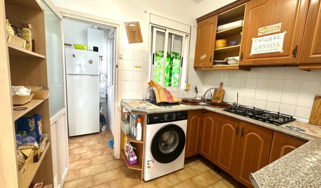 Resale - Apartment / flat - Torrevieja - Estacion De Autobuses