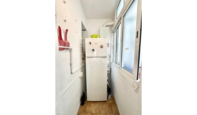 Resale - Apartment / flat - Torrevieja - Estacion De Autobuses