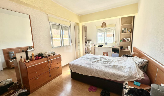 Resale - Apartment / flat - Torrevieja - Estacion De Autobuses