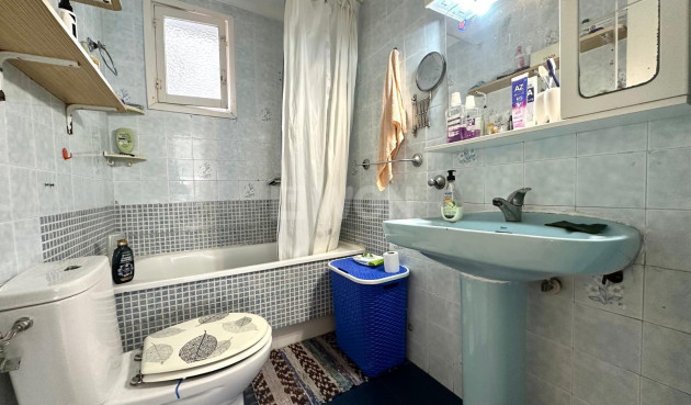 Resale - Apartment / flat - Torrevieja - Estacion De Autobuses