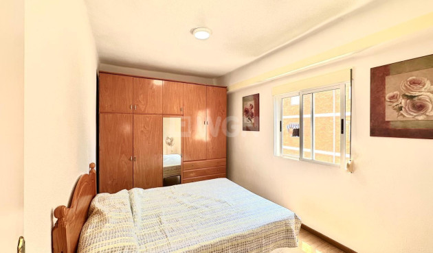 Resale - Apartment / flat - Torrevieja - Estacion De Autobuses