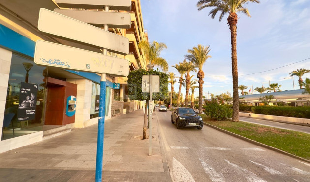 Odsprzedaż - Mieszkanie w bloku - Torrevieja