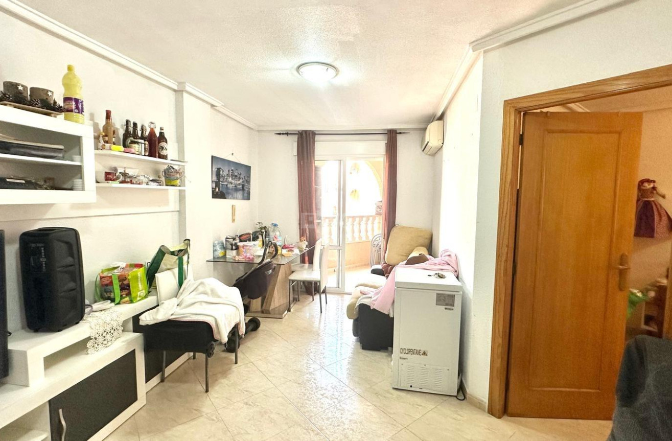 Resale - Apartment / flat - Torrevieja - Estacion De Autobuses
