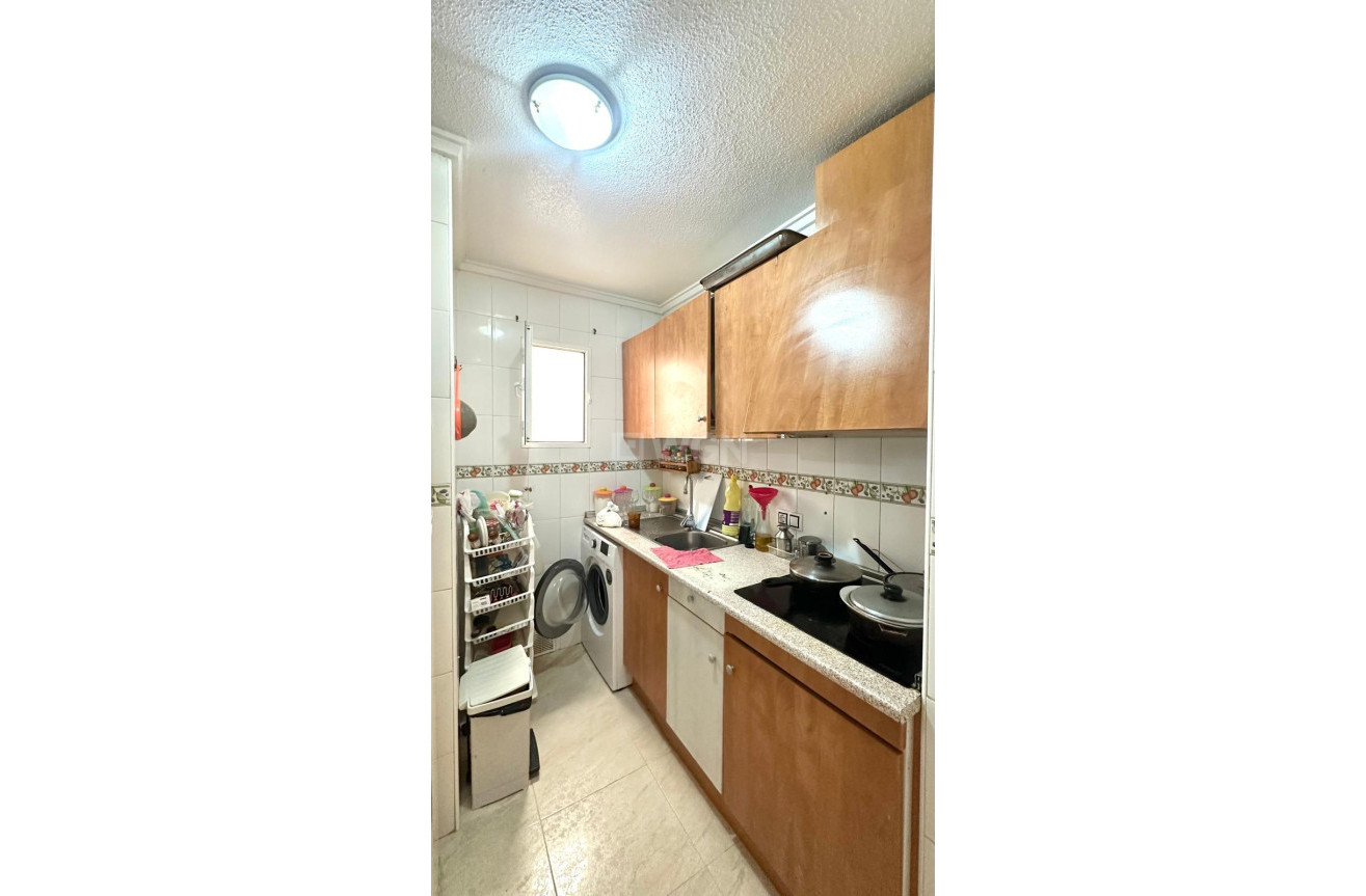 Resale - Apartment / flat - Torrevieja - Estacion De Autobuses