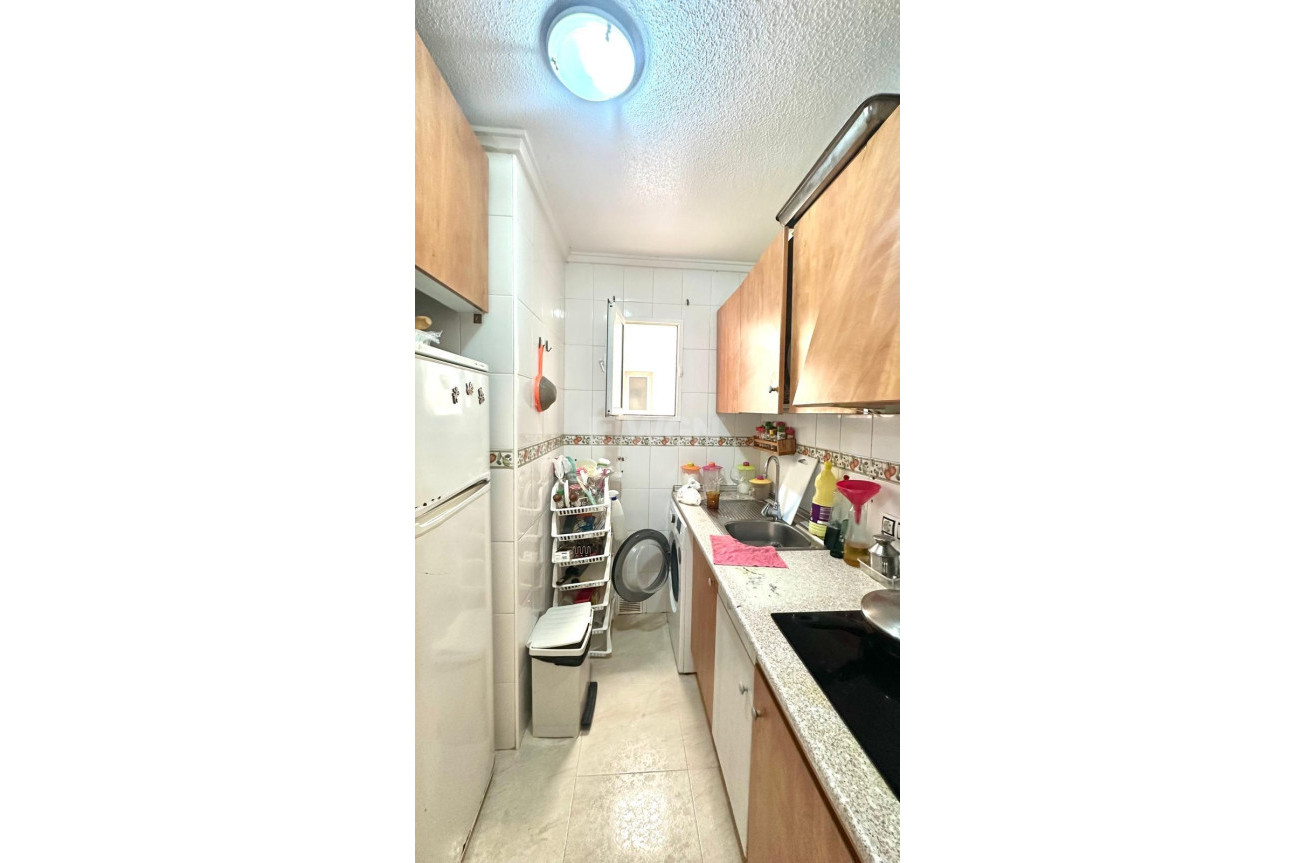 Resale - Apartment / flat - Torrevieja - Estacion De Autobuses