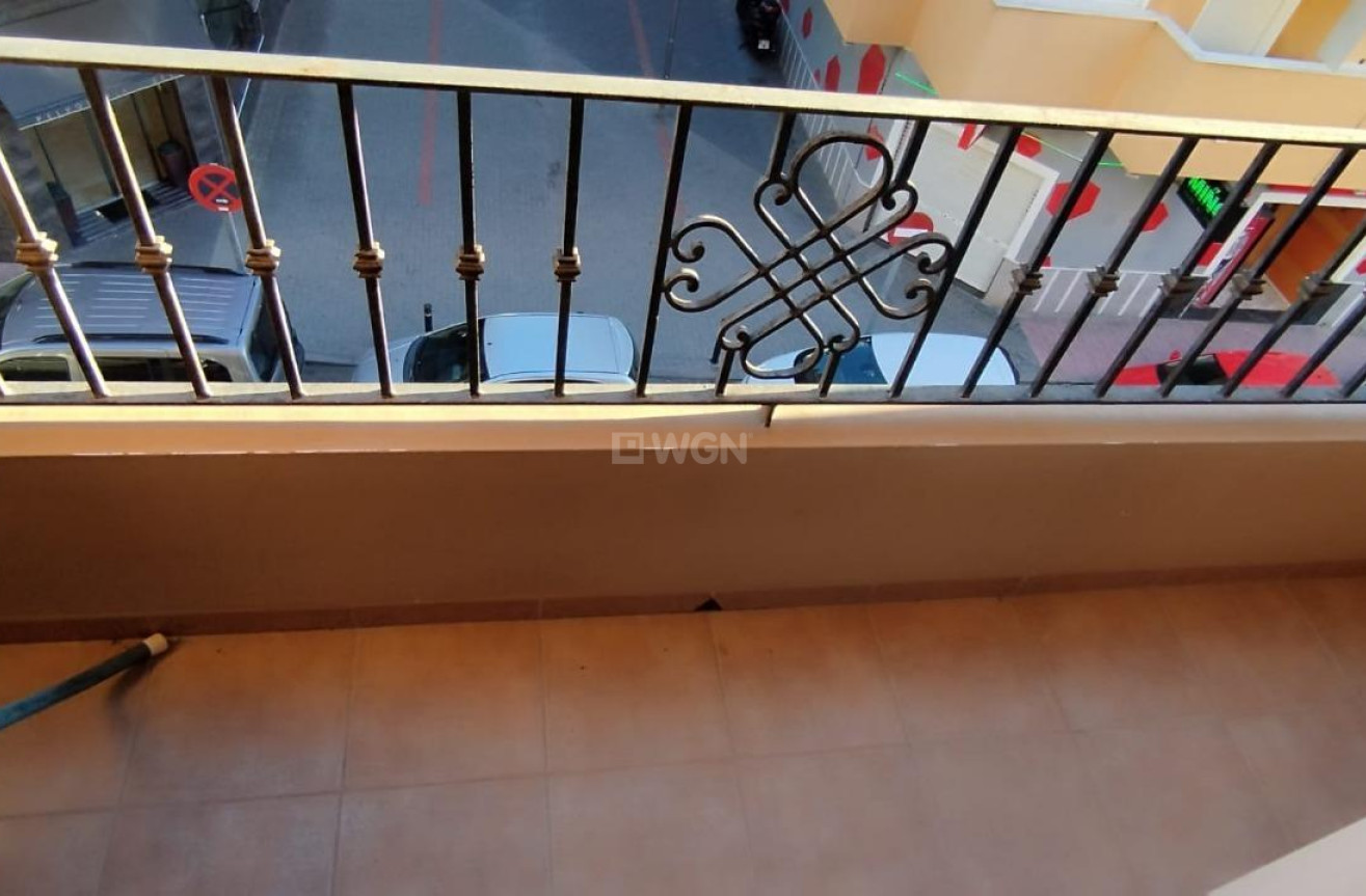 Odsprzedaż - Mieszkanie w bloku - Torrevieja