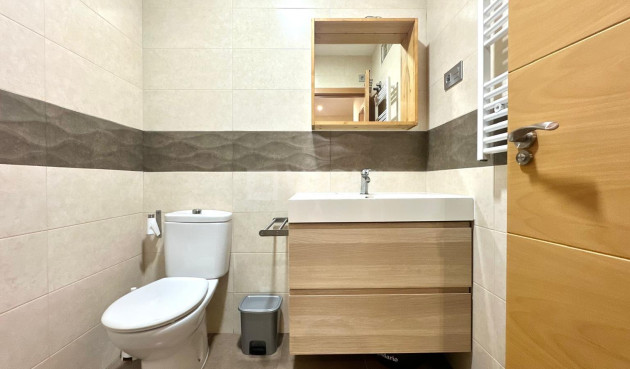 Odsprzedaż - Mieszkanie w bloku - Orihuela Costa - Altos De Campoamor