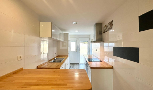 Odsprzedaż - Mieszkanie w bloku - Orihuela Costa - Altos De Campoamor